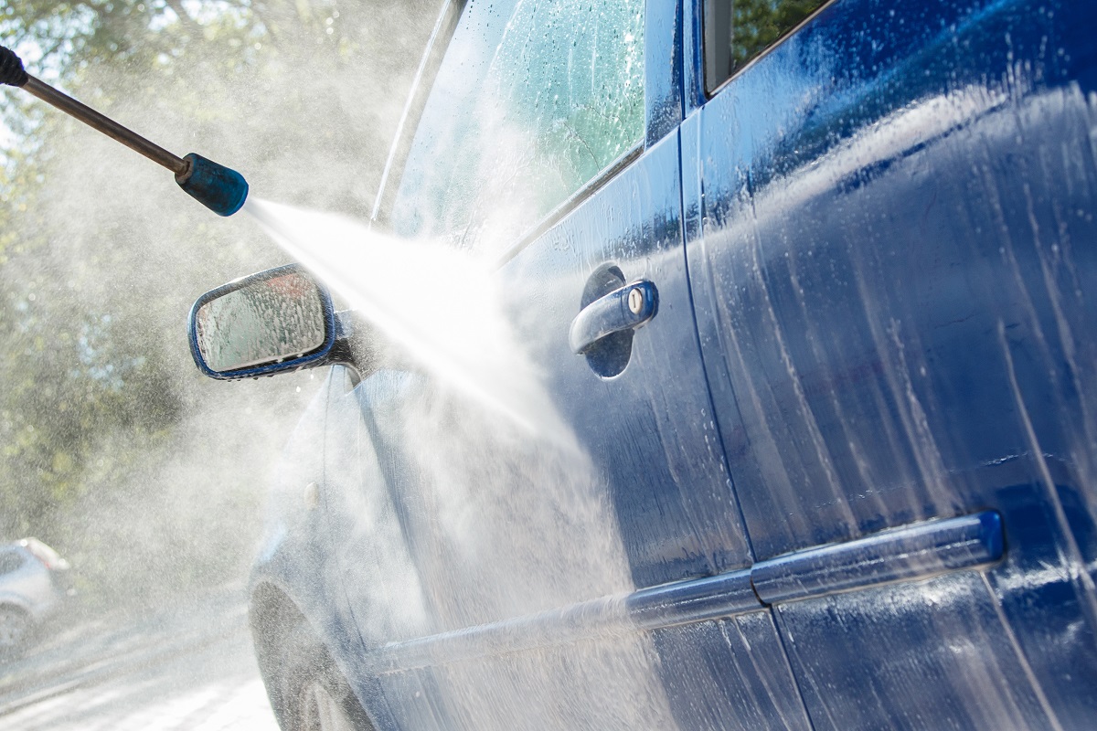 Ambiente: acqua potabile per lavare le auto, Assolavaggisti Confesercenti denuncia al Ministro dell’ambiente sprechi e pratiche inquinanti