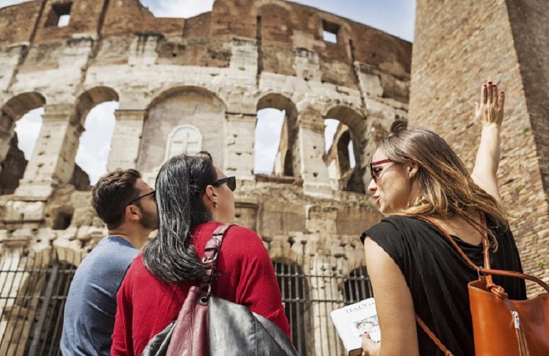 Guide turistiche: Federagit Confesercenti, da domani entra in vigore riforma, sanzioni fino a 12.000 euro per gli abusivi e fino a 15.000 per gli intermediari che non usano guide abilitate