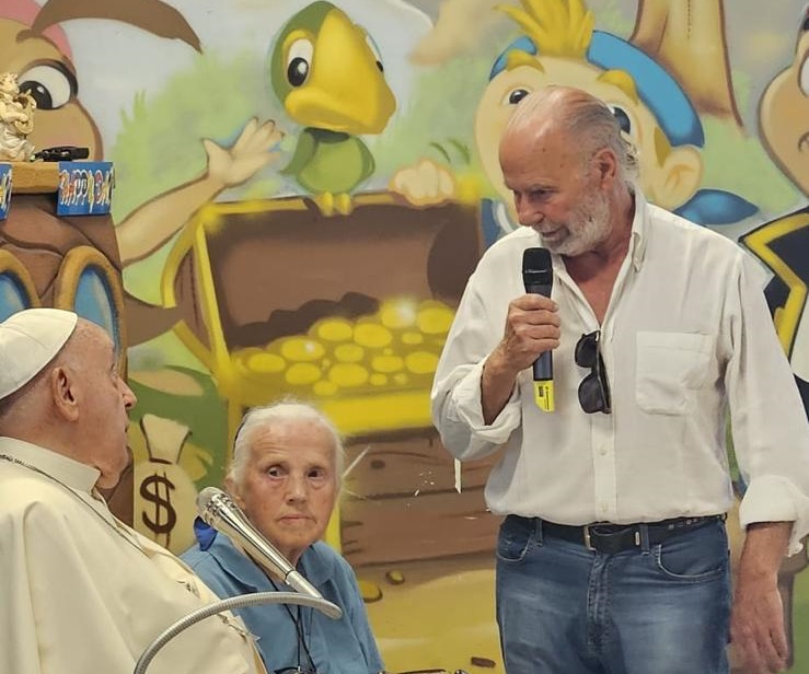 Papa Francesco incontra i giostrai del Luna Park di Ostia Lido con il presidente ANSVA Confesercenti Ginetto Pugliè